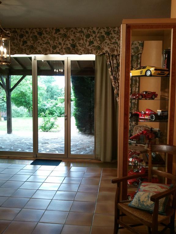 Mas Du Trezon Bed & Breakfast Cholet Exterior photo