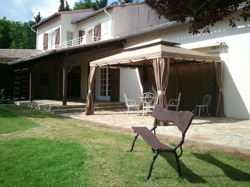 Mas Du Trezon Bed & Breakfast Cholet Exterior photo
